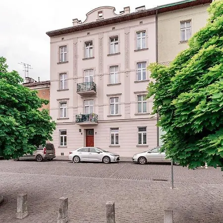 Apartment Far From *