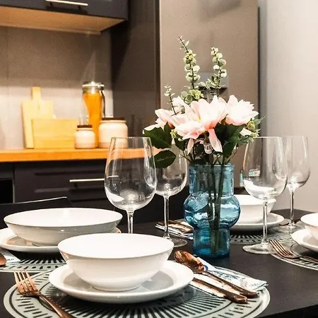 Far From * Cracóvia