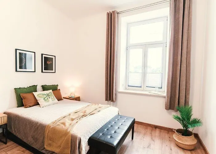 Far From كراكوفيا