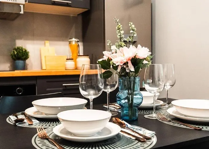 Far From * كراكوفيا