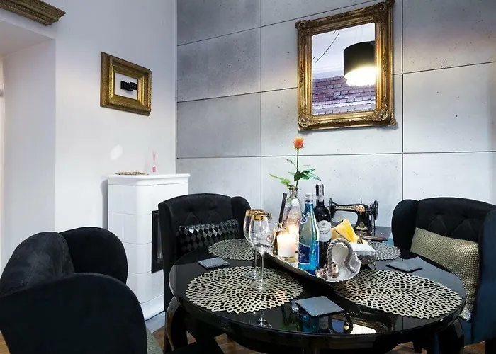 Apartament Far From *