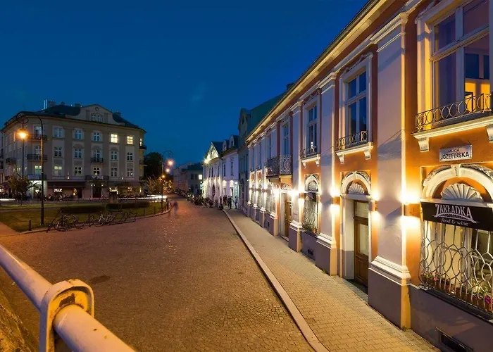 Apartament Far From *