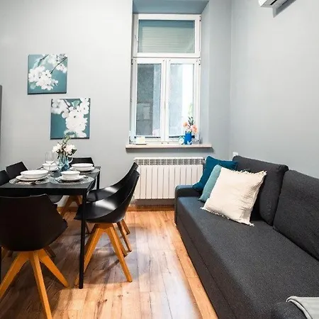 Apartment Far From Krakow