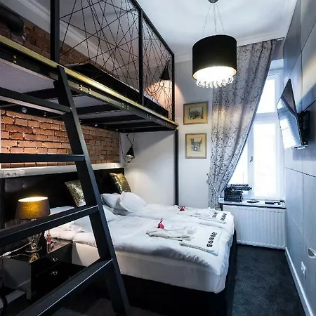 Apartament Far From